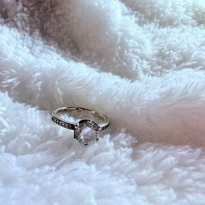 Pandora sparkling crown ring